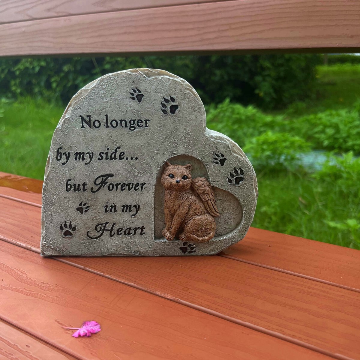 Heart shaped Pet Kitten Monument Outdoor Kitten